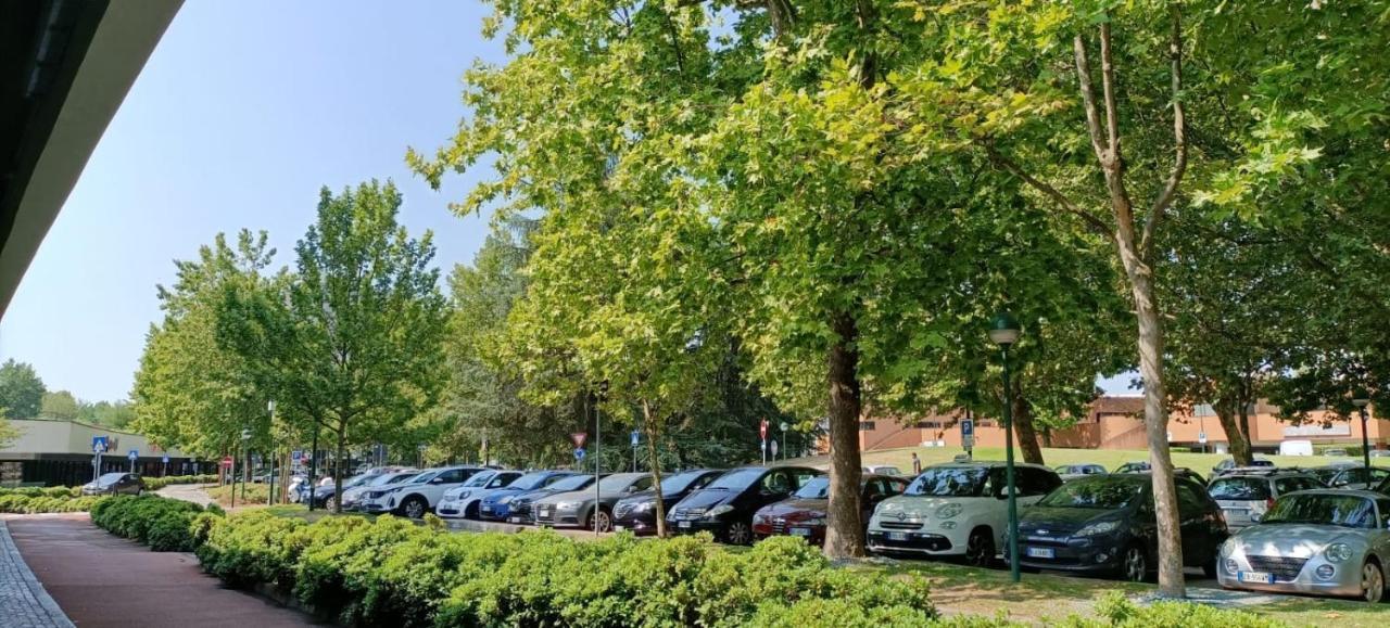Appartamento Deluxe Con Parcheggio Gratuito Сеграте Екстериор снимка